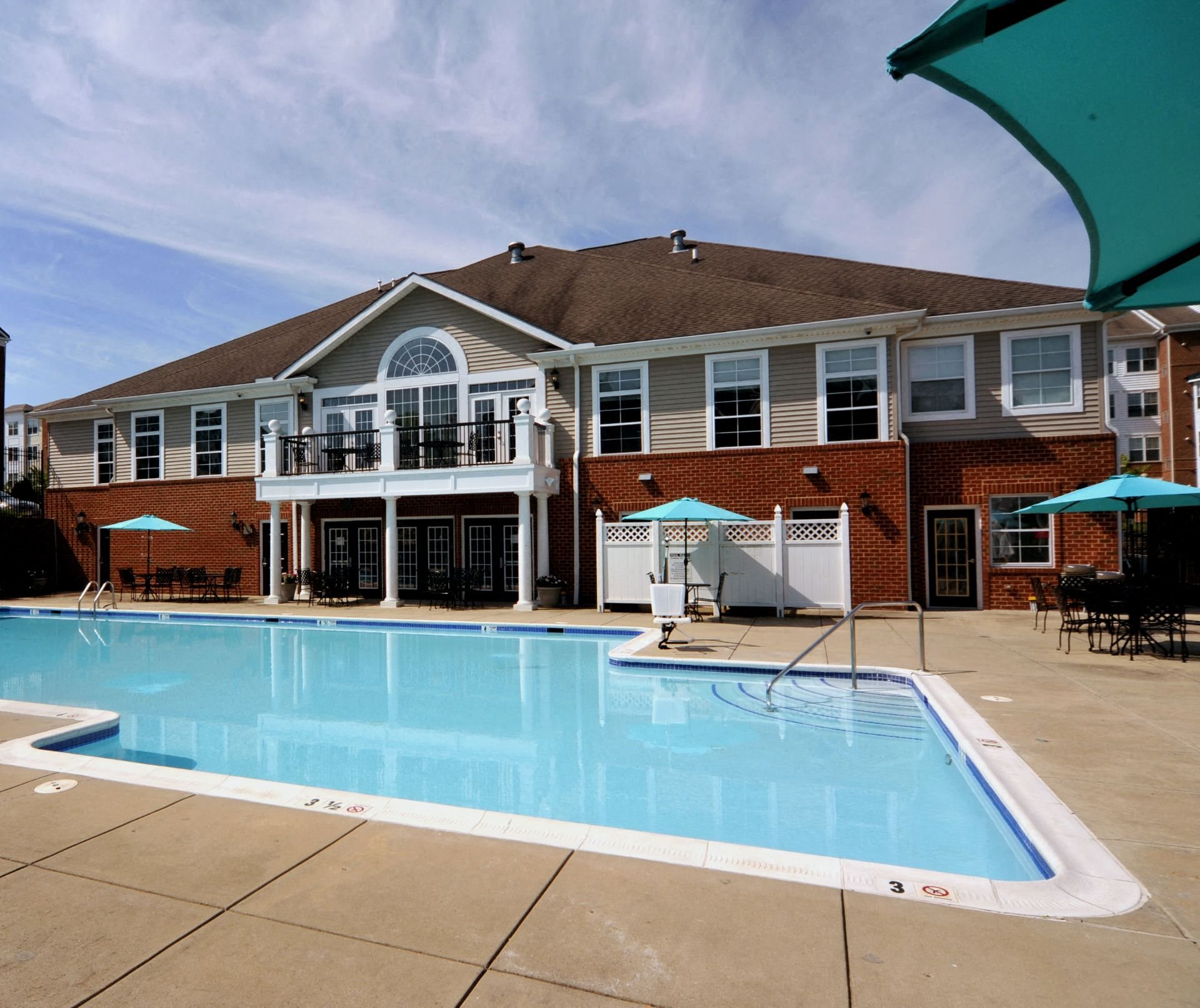 Amenities MetroPlace at Town Center Apartments Resident Club, Pool, Fitness, BBQ-4300 Telfair Blvd. Camp Springs MD